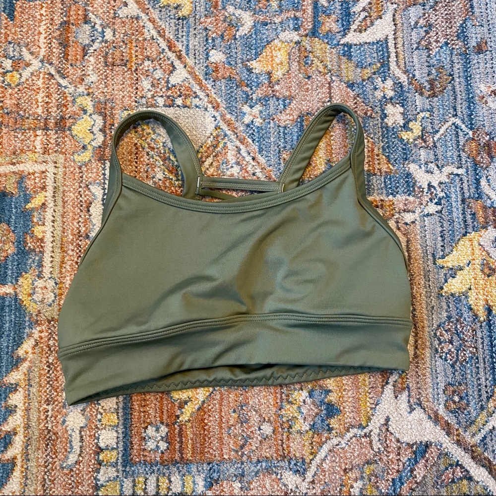 green sports bra | xs